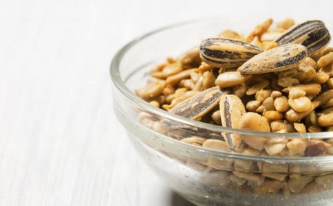 保护视力吃什么 什么食物对眼睛好 缓解视力疲劳吃什么